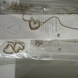 Romantic Sparkle: Rose Gold & Cubic Zirconia Cluster Set